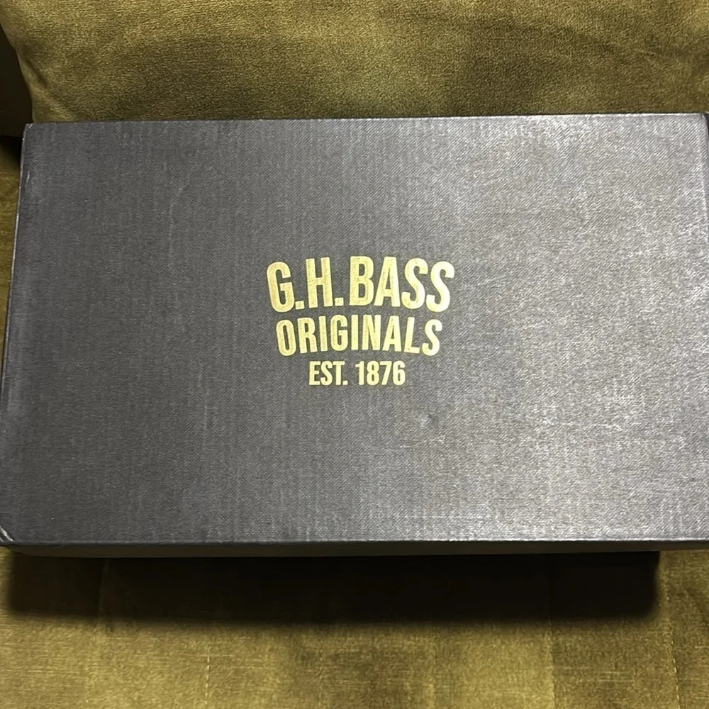 G.H. Bass Whitney Weenjuns Super Lug Loafer Cut Out size 8 NIB